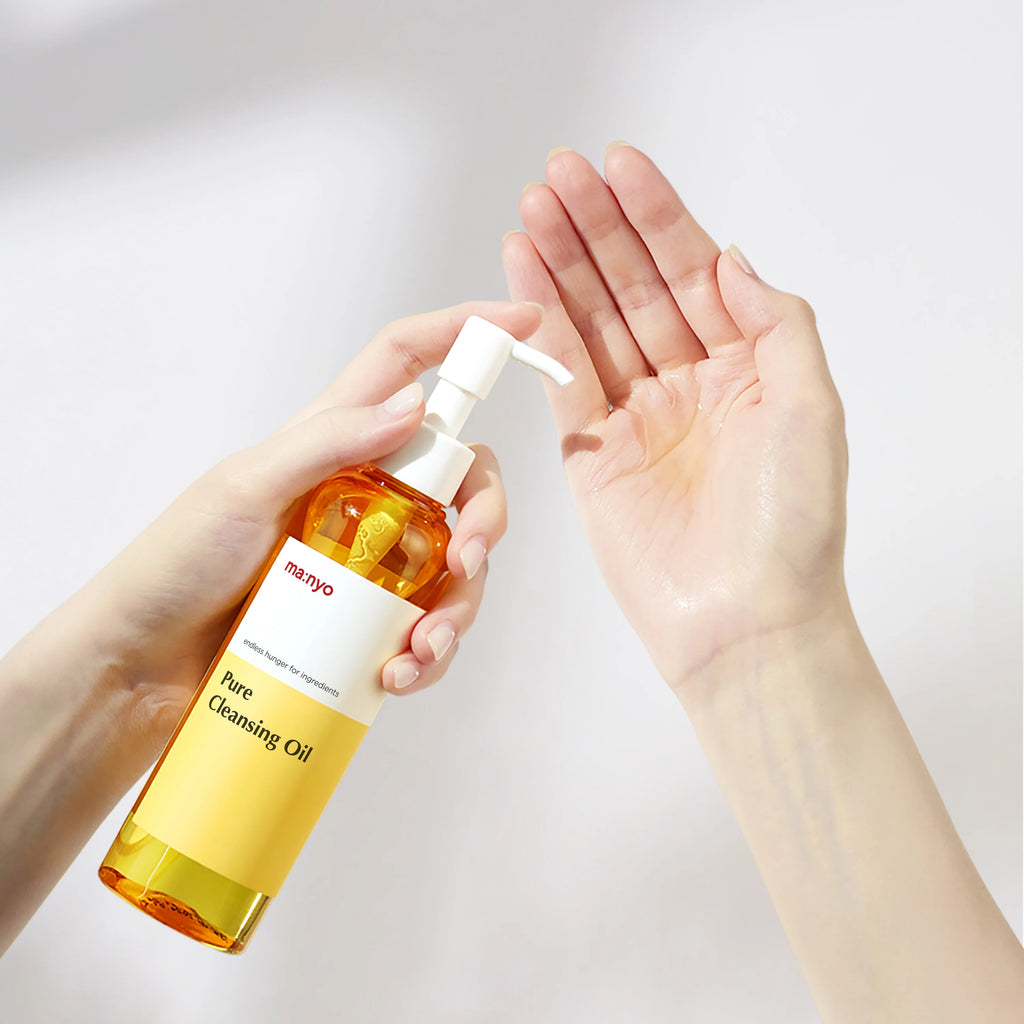 Huile démaquillante ma:nyo Pure Cleansing Oil pour double nettoyage