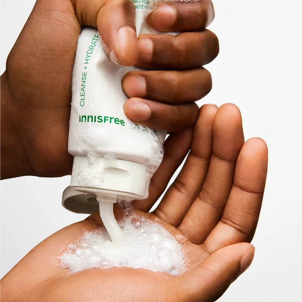 Mousse nettoyante INNISFREE Green Tea Amino au thé vert