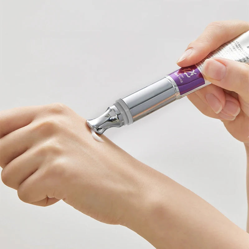 Contour des yeux VT Reedle Shot au Cica Reedle et peptides